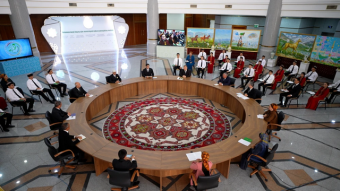 В Туркменистане обсудили развитие национального коневодства