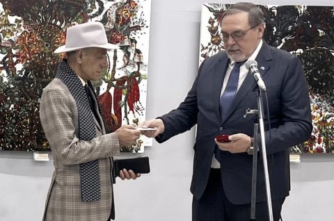 Российский дипломат отметил вклад туркменского художника в развитие связей