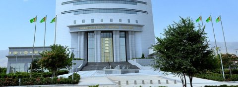 На ГТСБТ  заключены 3 сделки на сумму 585 000 манат