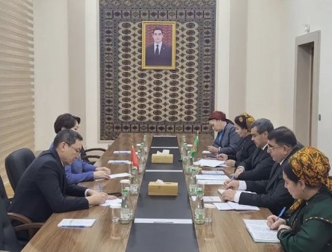 Кыргызстан изучит туркменский опыт внедрения 12-летнего школьного образования