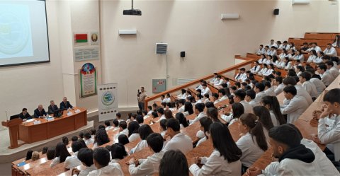Посол Туркменистана встретился с соотечественниками в Минске  