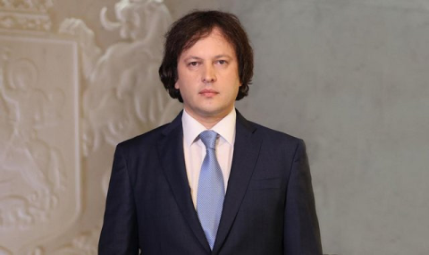 Глава правительства Грузии прилетел в Ашхабад, чтобы принять участие в форуме