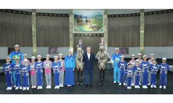 Национальный Лидер туркменского народа посетил город Аркадаг