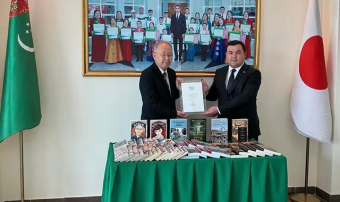 Посол Японии в Туркменистане посетил школу с изучением японского языка