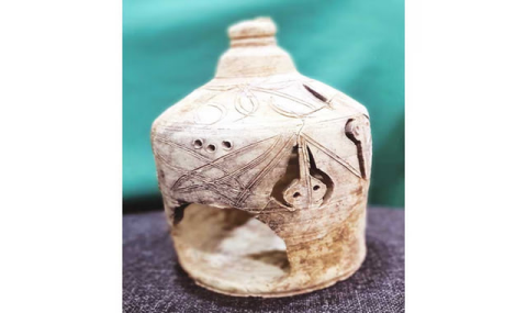 Археологи нашли керамический светильник в Данданакане