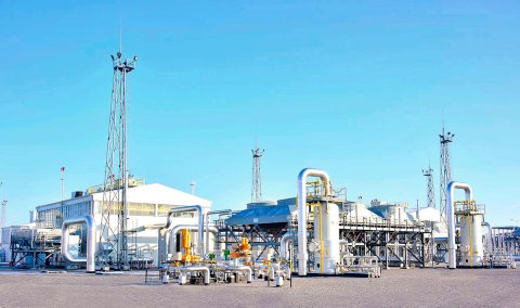 Газовики Лебапа достойно встречают 30-летие нейтралитета Туркменистана  