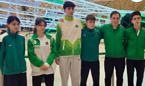 Саблисты Туркменистана отправились в Индонезию на чемпионат Азии