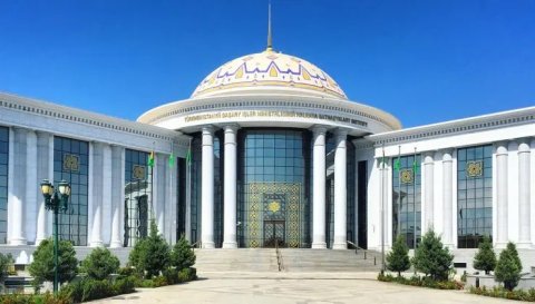 В Туркменском государственном университете им. Махтумкули прошла презентация книги Президента